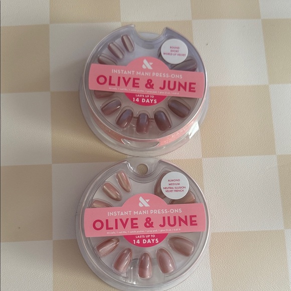 Olive and June Other - NWT Olive & June Instant Mani Press-Ons